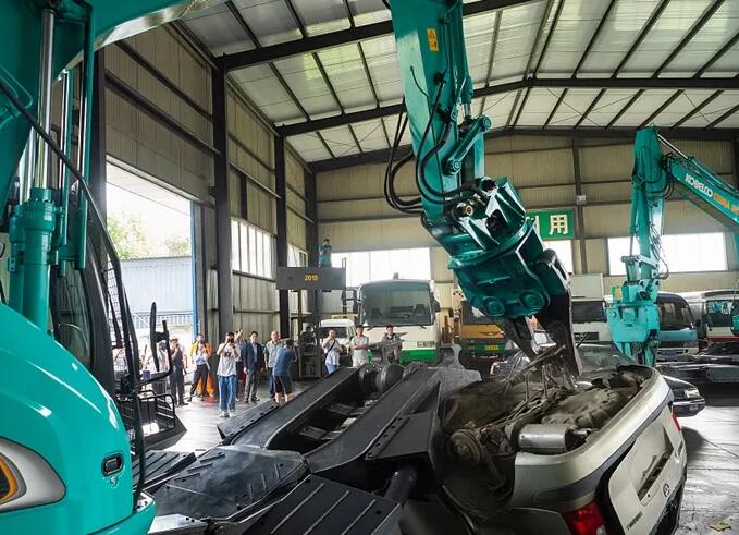 私自拆解报废汽车属于违法行为吗? 私自拆解报废汽车属于违法行为吗?